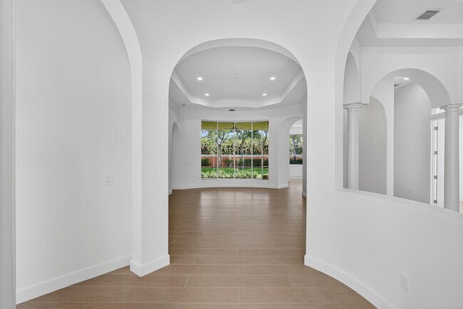 Building Photo - 8873 Via Brilliante