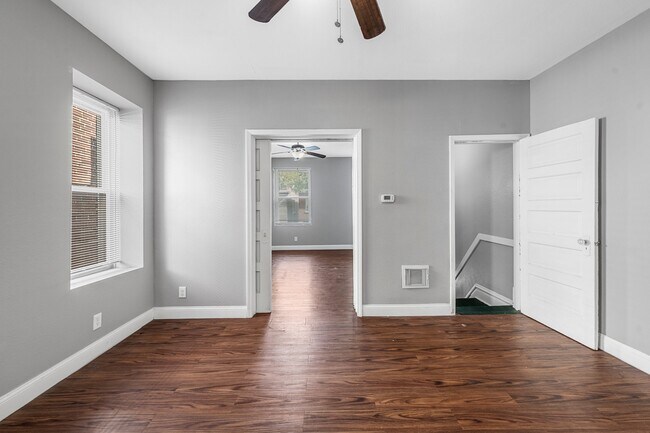 Building Photo - 4922-24 Wise