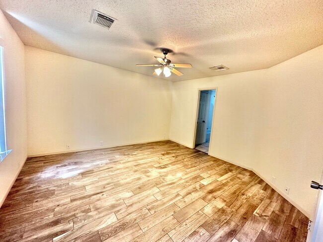 Building Photo - 18214 Wren Dale Ln