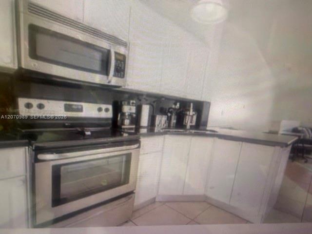 Building Photo - 2485 W 76th St
