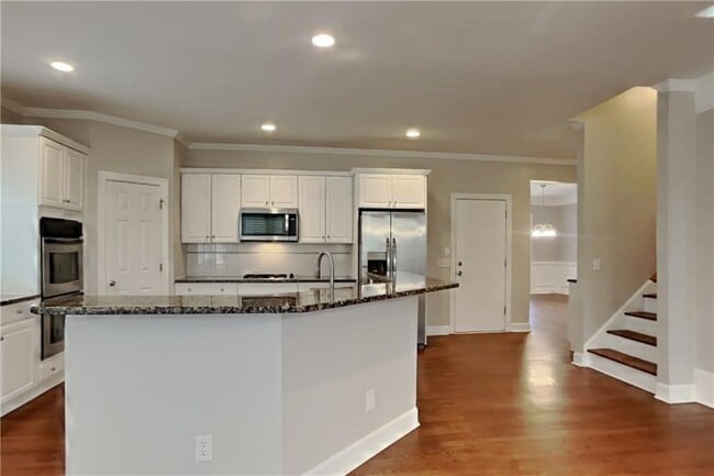 Building Photo - 500 Abernathy Oaks Way