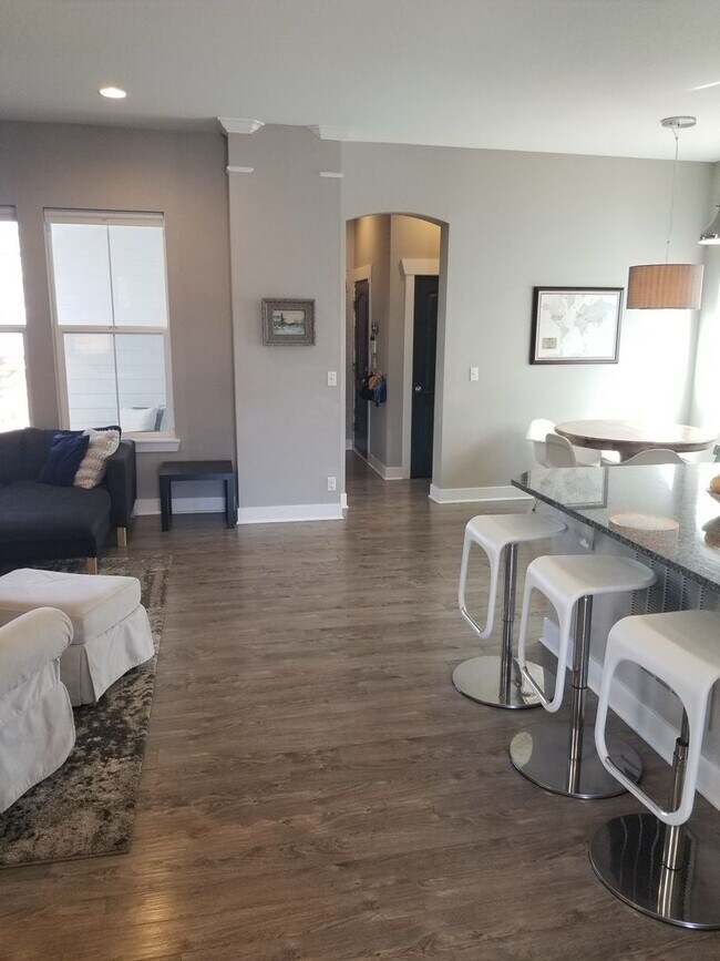 Building Photo - Central Park Summer Rental: Beautiful, Fully Furnished 5Bd/4.5Ba House