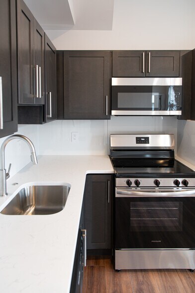 Building Photo - 212 Manheim St