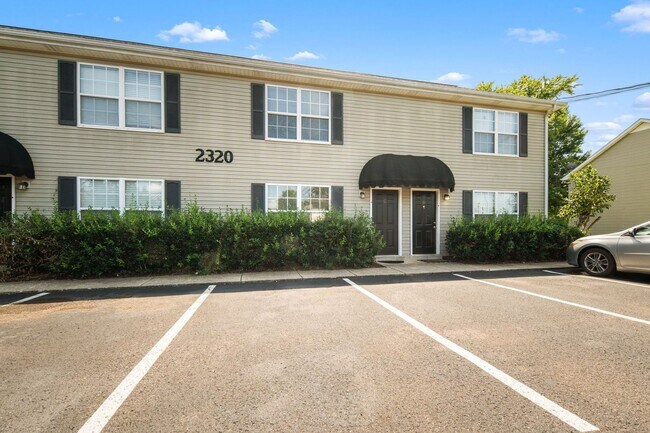 Building Photo - 2320 Willowbrook Dr