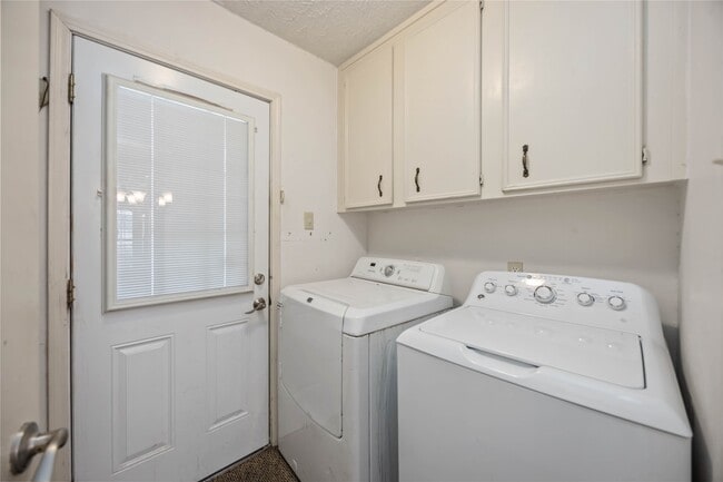 Building Photo - 9871 Sageaspen Ln