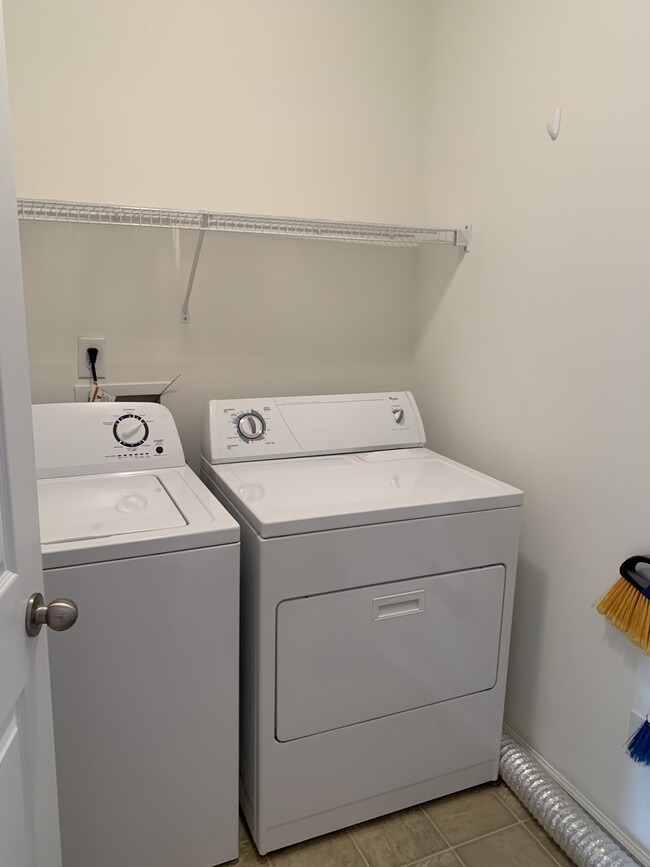 Washer and dryer - 113 Apache Trl