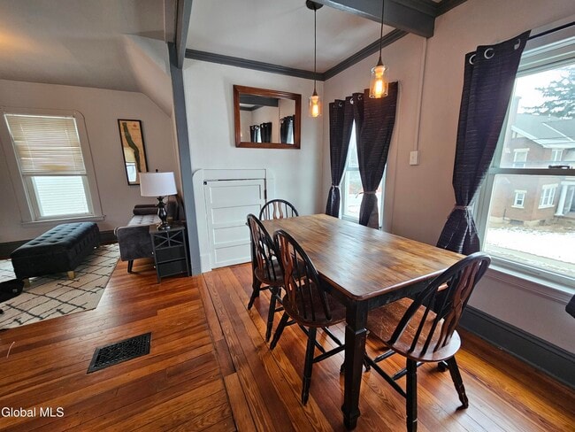 Building Photo - 51 Sacandaga Rd