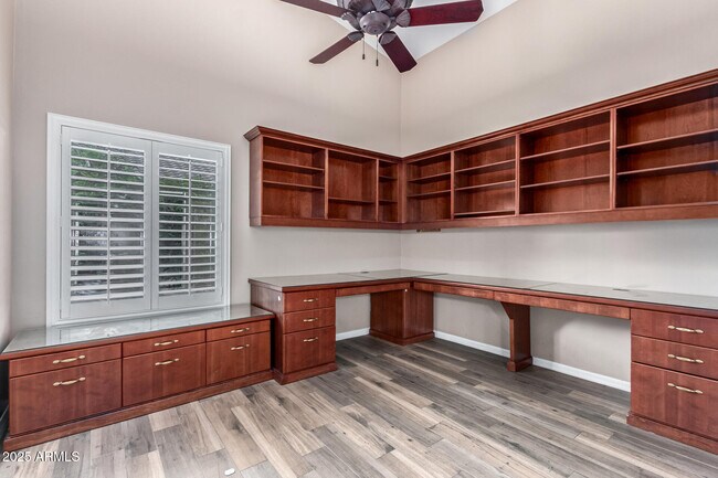 Building Photo - 6401 W Orchid Ln