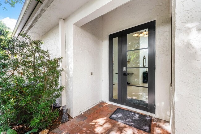 Building Photo - 2601 Sheltingham Dr