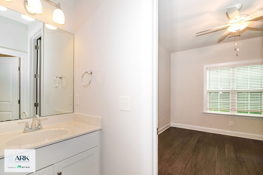 Building Photo - 192 Glenshee Ct