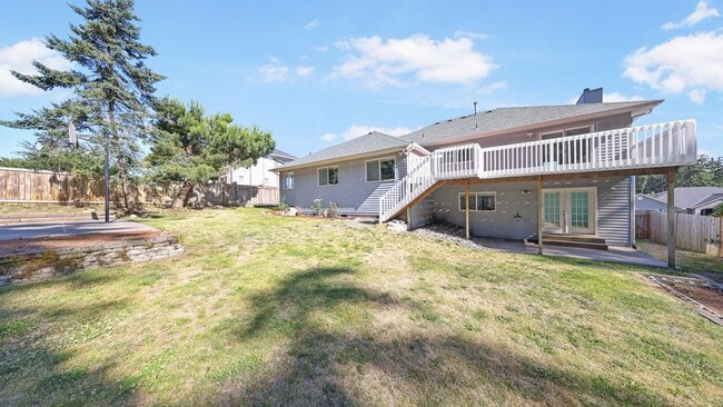 Building Photo - 4 Bed 3 Bath - 2 Living Rooms - Office Area - Pet Friendly - NAS Whidbey