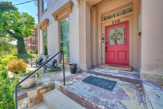 Building Photo - 519 Greenup St