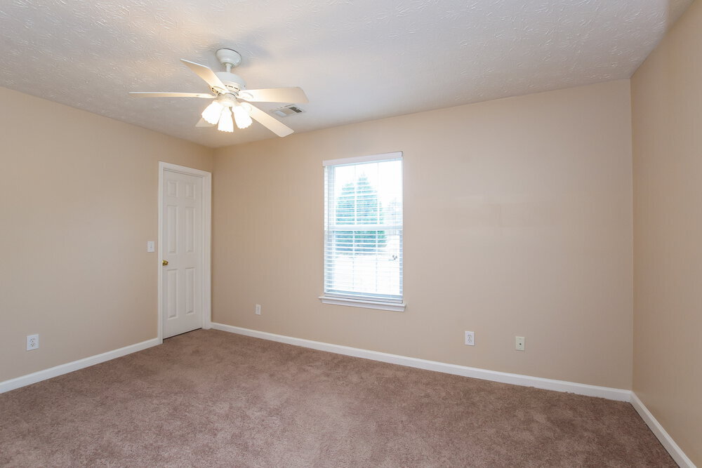 Building Photo - 400 Crested View Dr