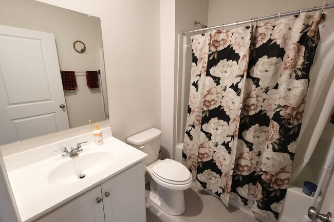 Building Photo - 7001 Batten Ct