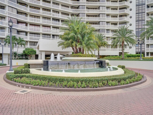Building Photo - 1000 W Island Blvd
