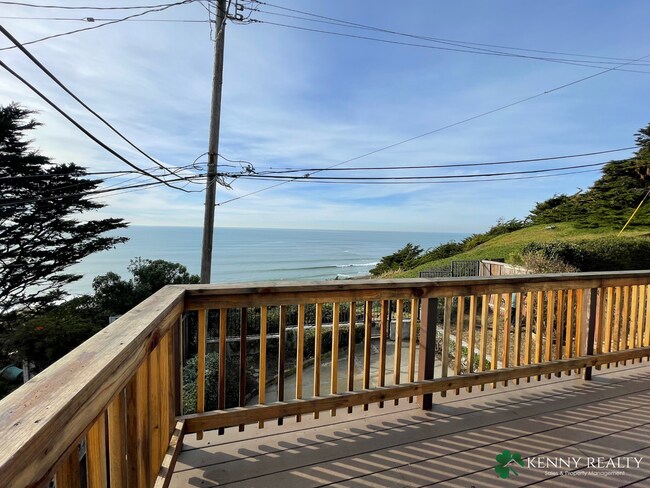 Building Photo - Large Five Bedroom, Three Bathroom with In...
