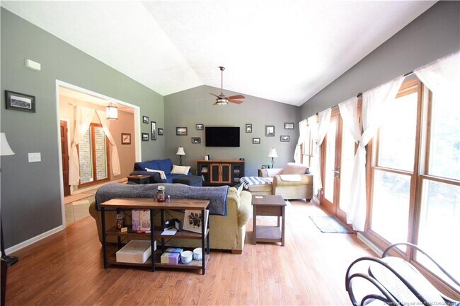 Building Photo - 187 Lakewind Ct