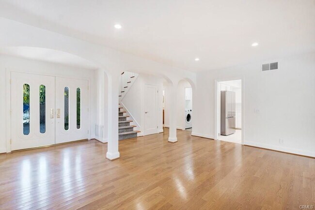 Building Photo - 4410 Park Jazmin