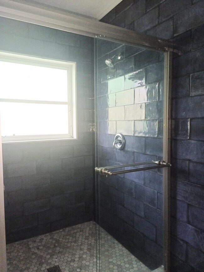 Building Photo - 322 Vanderbilt Dr