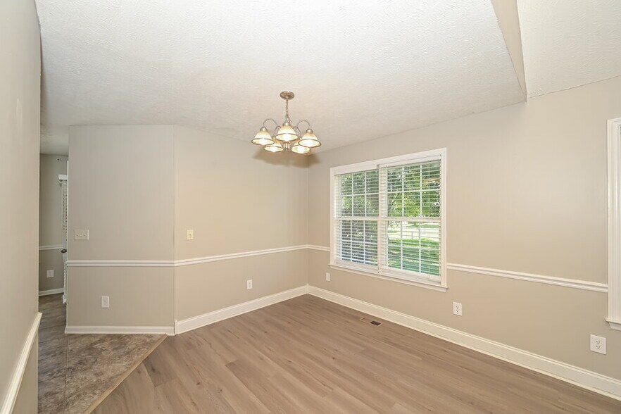 Building Photo - 113 Bristol Dr