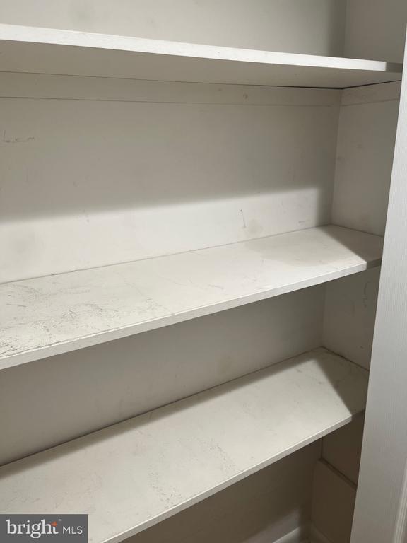 Building Photo - 217 Valley Stream Ln