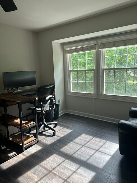 Building Photo - 3829 Salemway Ct