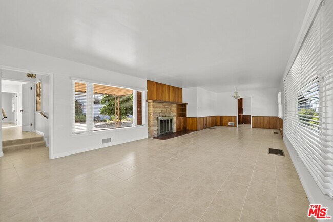 Building Photo - 100 E Kenneth Rd