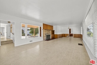 Building Photo - 100 E Kenneth Rd