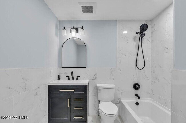 Building Photo - 131 Briar Mills Dr