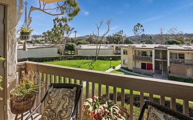 Building Photo - Welcome to this immaculate one-bedroom res...