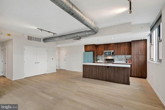 Building Photo - 3409 Wilson Blvd