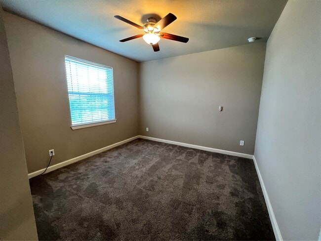 Building Photo - 3318 Suffolk Creek Ln