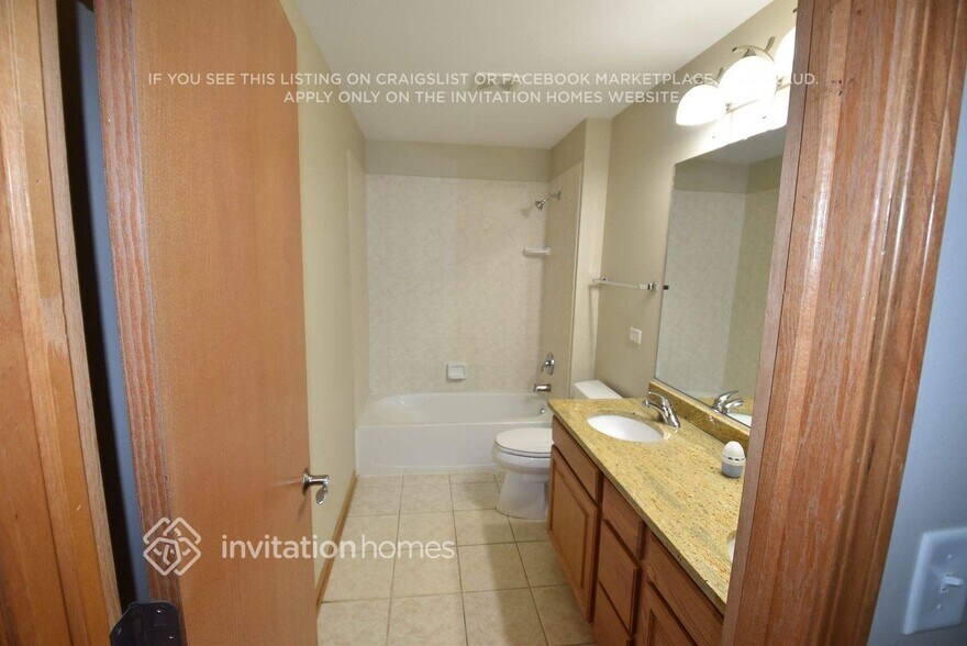 Building Photo - 21453 English Dr