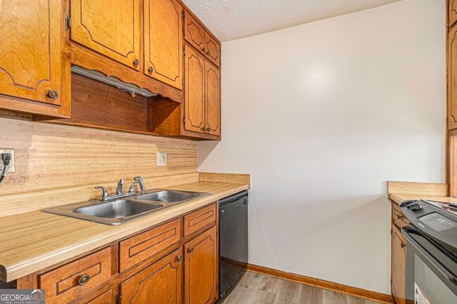 Building Photo - 1609 Riverside Trail NE