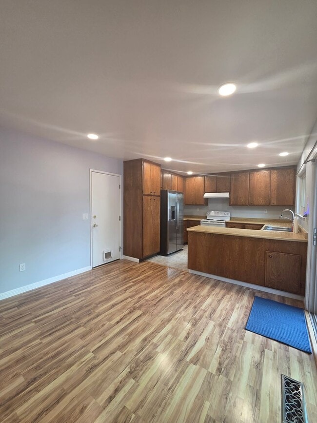 Building Photo - **Move - In Specials Available ! Reduced D...
