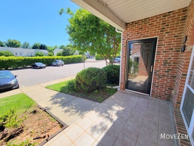 Building Photo - 2121 Piney Brook Rd