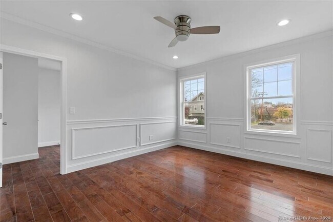 Building Photo - 1091 Whalley Ave