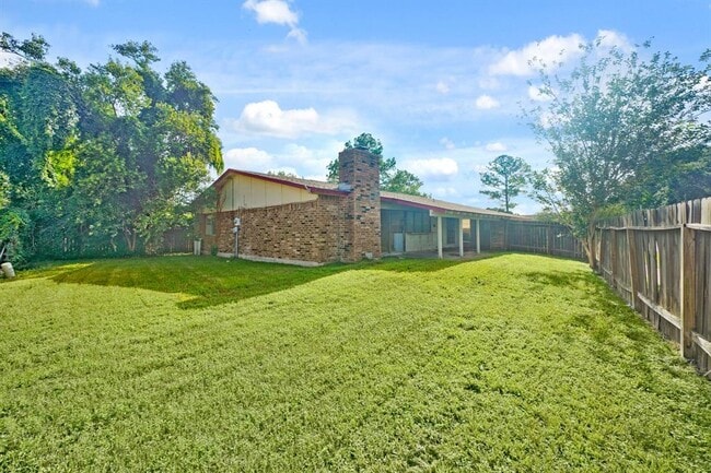 Building Photo - 15822 Danford Dr
