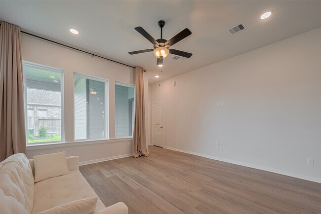 Building Photo - 16331 Verbena Glen Dr