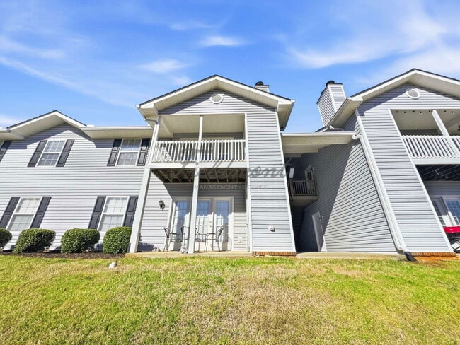 Building Photo - 107 Pelham Square Way