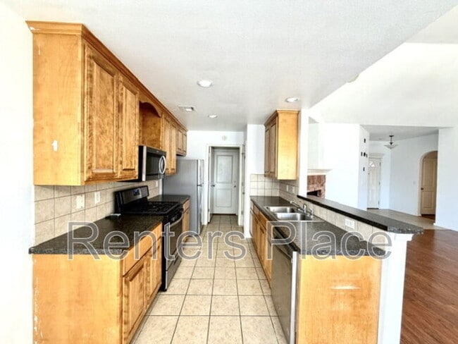 Building Photo - 2006 W J St