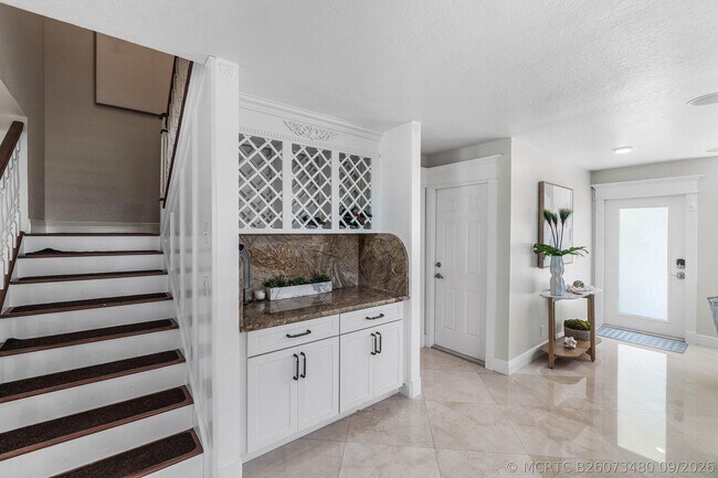 Building Photo - 1109 Bel Air Dr
