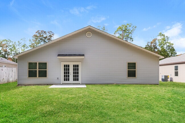 Building Photo - 3-Bedroom Haskell Home