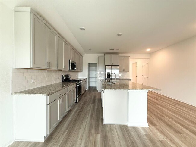 Building Photo - 15409 Flowers Vw