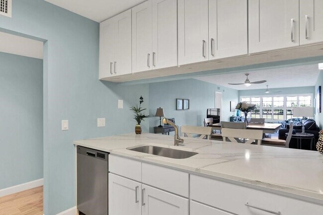 Building Photo - 33 Plantation Dr