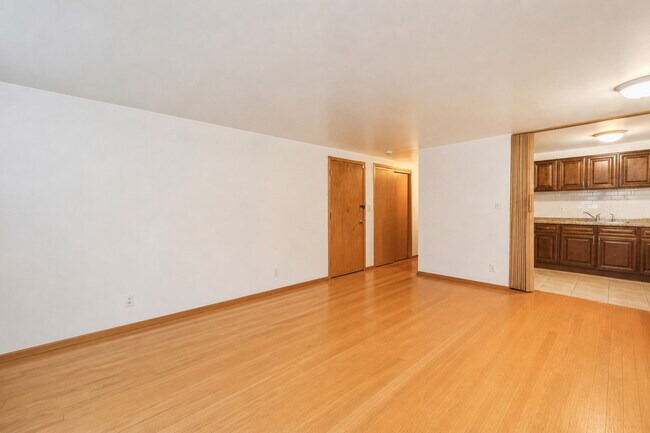 Building Photo - 233 S Highland Ave