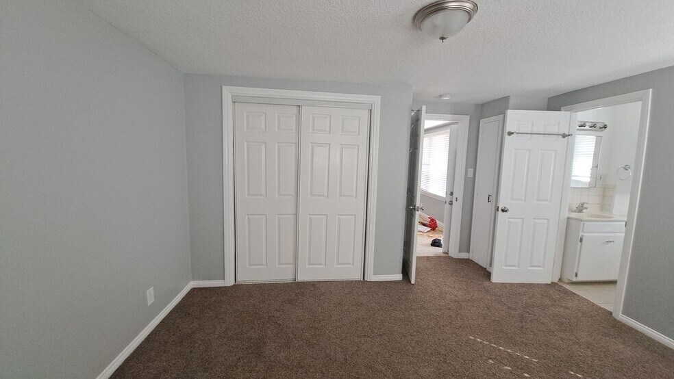 Building Photo - 664 W 3rd St