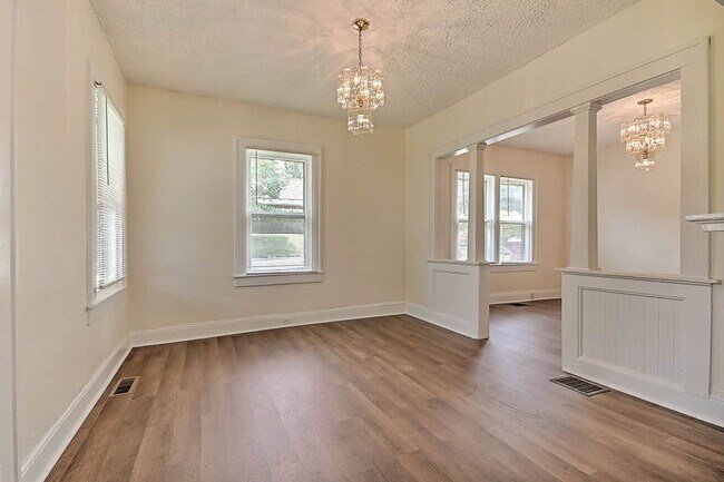 Building Photo - Modernized Historic 2 Bedroom 1 Bath Home in Johnson City, TN