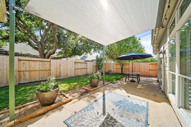 Building Photo - 3718 Paigewood Dr