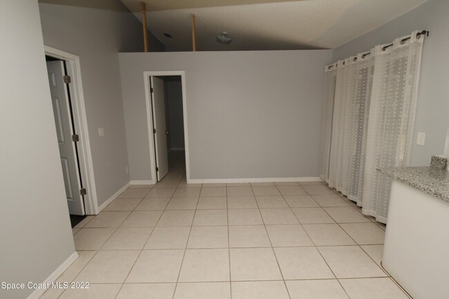 Building Photo - 1009 Fairplay Ave NW